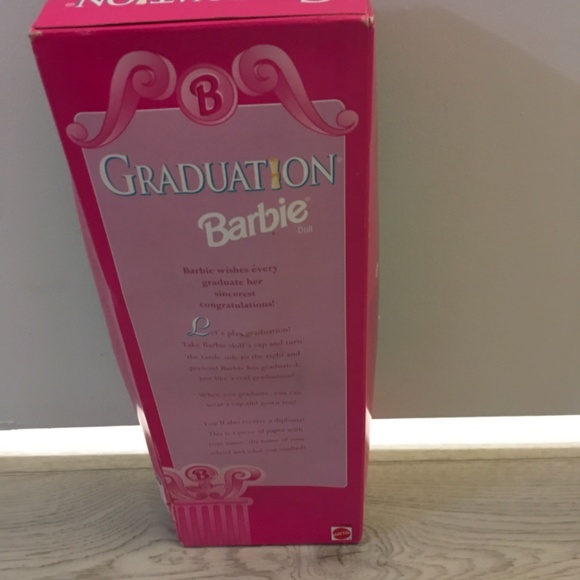Vintage graduation barbie - Picture 4 of 4